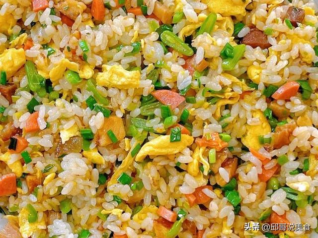 隔夜饭太干怎么炒饭（工作太忙也别忘记吃饭）