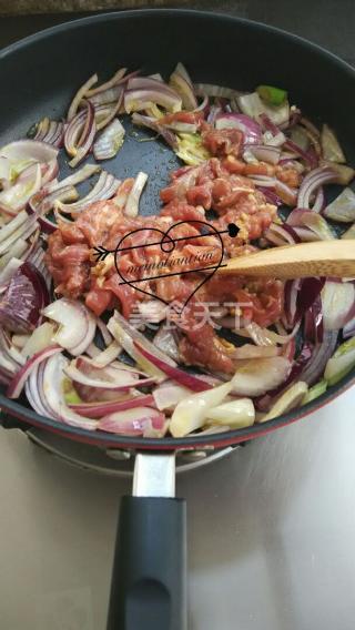 牛肉炒什么菜最搭(洋葱炒牛肉)