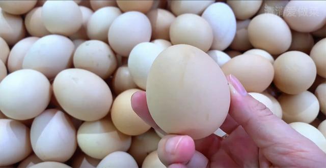 怎么分辨人造鸡蛋和真鸡蛋(教你4个小技巧)(5)