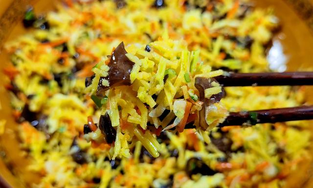 红薯土豆家常做法(吃红薯土豆不如吃它)