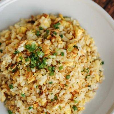 蛋炒饭这样做好吃到爆(蛋炒饭最过瘾的吃法)