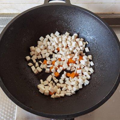 孜然杏鲍菇丁家常做法(好吃的爆炸的杏鲍菇炒鸡丁)