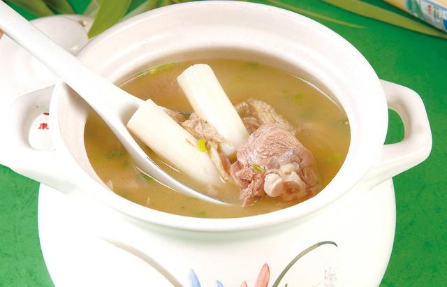 老鸭汤正宗的做法（各类美味老鸭汤的制作）