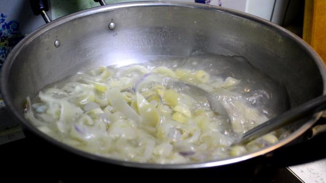 水晶皮冻怎么做好吃(做水晶皮冻记住)