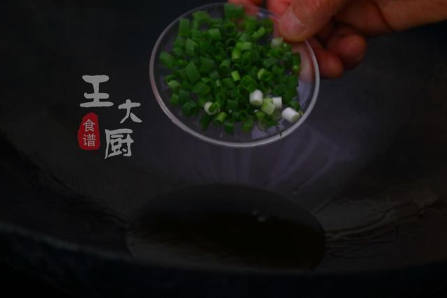干豆腐炒辣椒土豆片做法大全家常(家常美味小炒土豆片炒干豆腐)