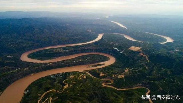 周末去哪看油菜花陕西(骑马赏花觅美食)