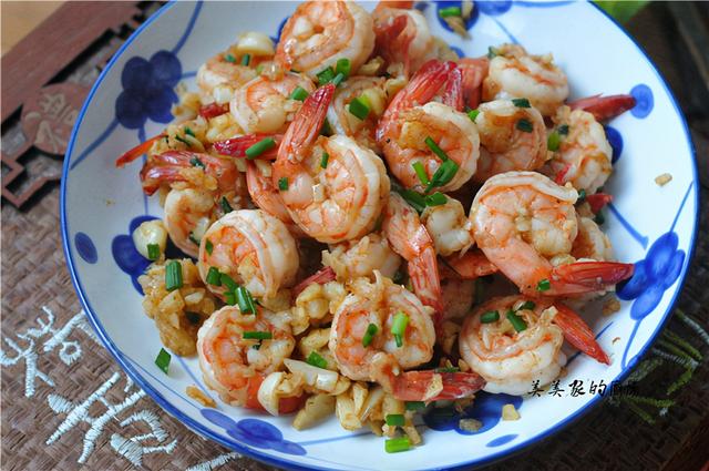 基围虾清蒸怎样做最好吃(基围虾别总清蒸啦)