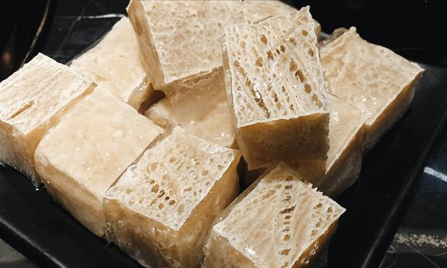冻豆腐怎么炒好吃法(冻豆腐怎么做才好吃)