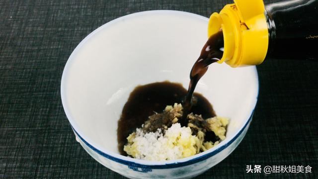 怎么做赛螃蟹好吃(最忌蛋黄直接炒)