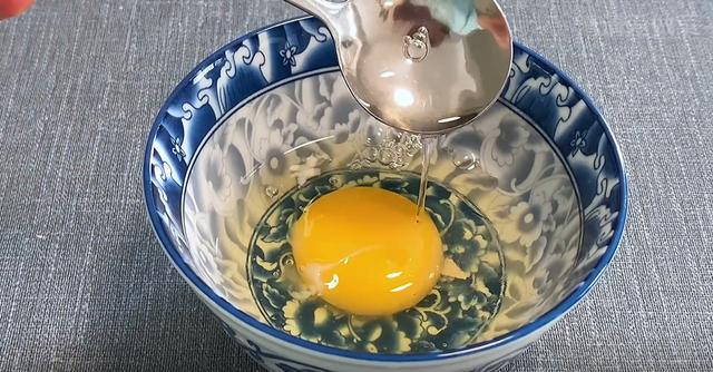 怎么分辨人造鸡蛋和真鸡蛋(教你4个小技巧)(6)