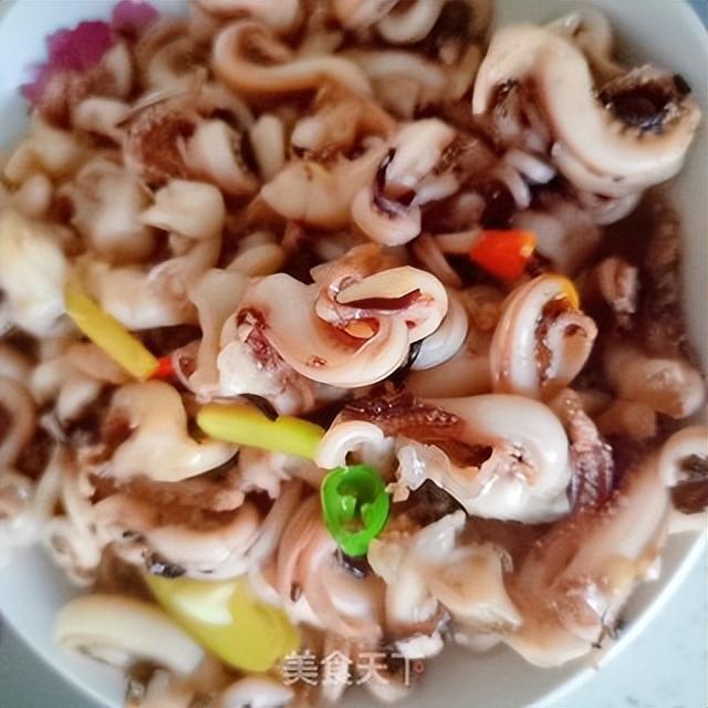 清炒鱿鱼卷的家常做法大全(东盛澜小厨房爆炒鱿鱼须)