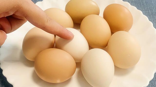 怎么分辨人造鸡蛋和真鸡蛋(教你4个小技巧)(3)