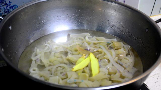 水晶皮冻怎么做好吃(做水晶皮冻记住)