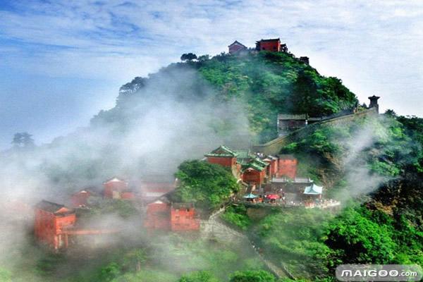 湖北有什么好吃好玩的(湖北美食好吃景点好玩的地方)
