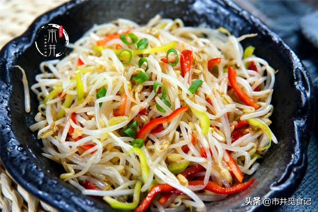 怎么做绿豆芽又快又好吃(夏天都爱吃的凉拌绿豆芽)