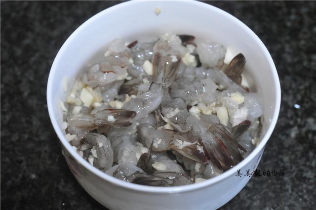 基围虾清蒸怎样做最好吃(基围虾别总清蒸啦)