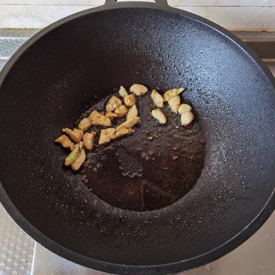 孜然杏鲍菇丁家常做法(好吃的爆炸的杏鲍菇炒鸡丁)