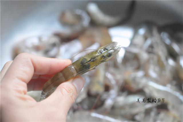 基围虾清蒸怎样做最好吃(基围虾别总清蒸啦)