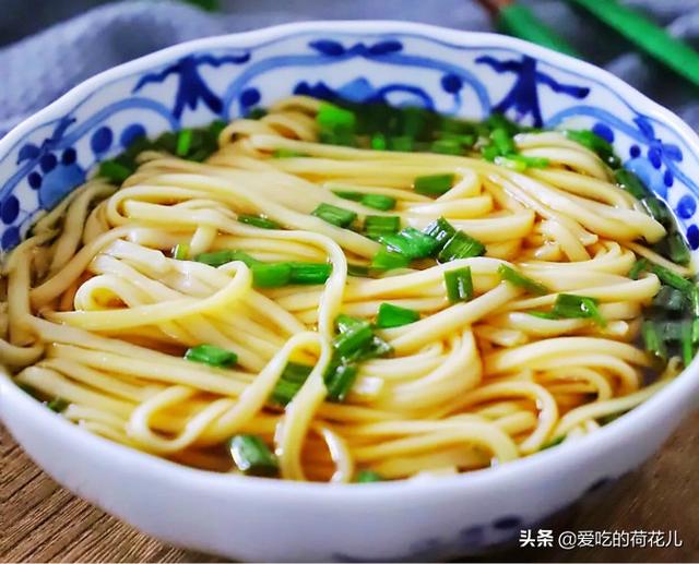 酸汤面怎么做最简单的方法(天热没胃口教你做酸汤面)