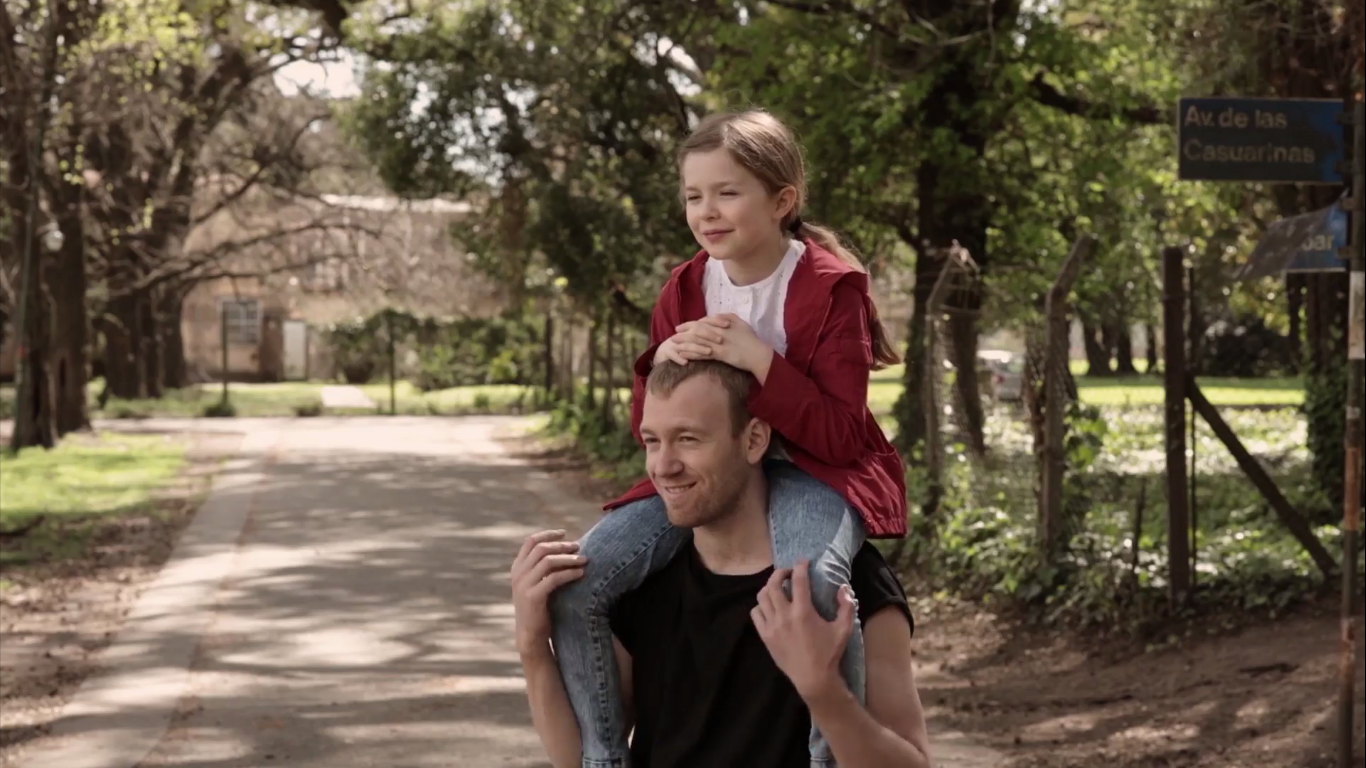 金发男子(2019)的剧照 金发男子(2019)的剧照