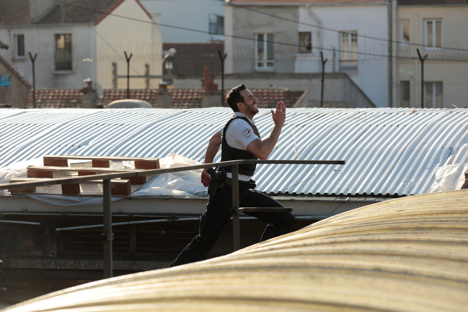 最多三十天(2020)的剧照 最多三十天(2020)的剧照