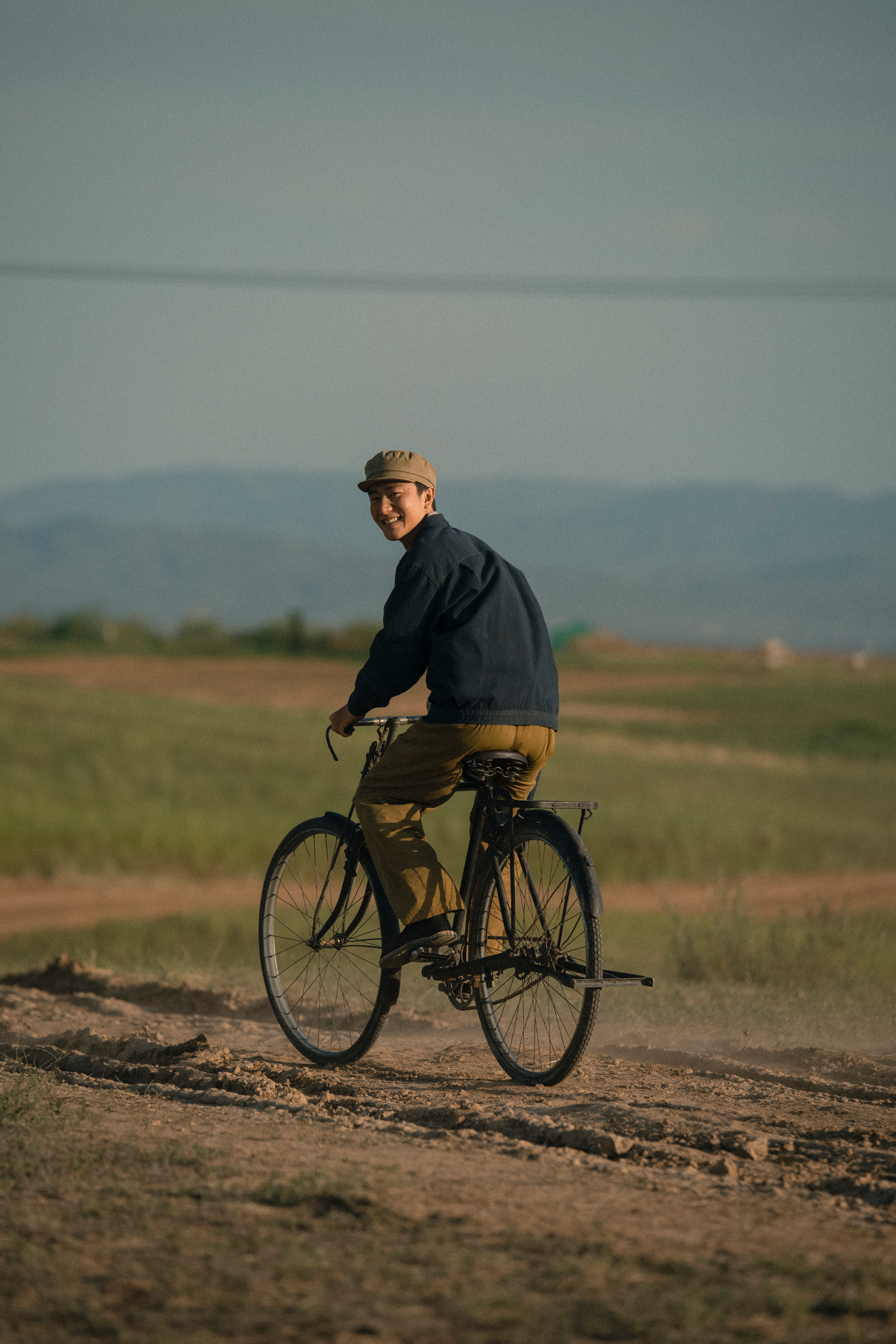 我和我的父辈
(2021)的剧照 我和我的父辈
(2021)的剧照