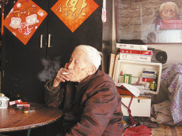 靖大爷和他的老主顾们
(2002)的剧照 靖大爷和他的老主顾们
(2002)的剧照