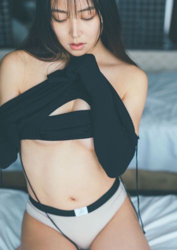 白间美瑠(しろま みる) 白间美瑠(しろま みる)