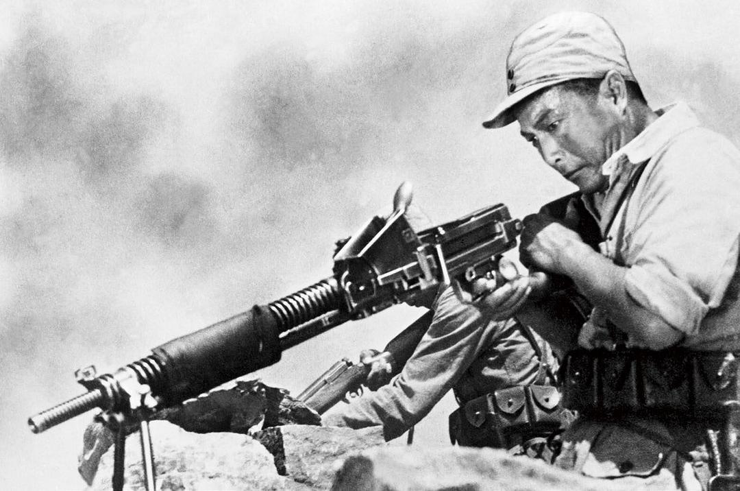 钢铁战士
(1950)的剧照 钢铁战士
(1950)的剧照