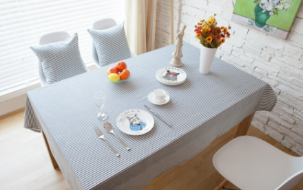 实木餐桌适合什么桌布3