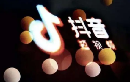 抖音我走过玉门关外祁连山上飘的雪哪首歌里的3