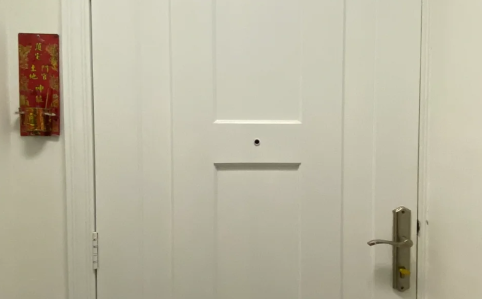 陌生人敲门说找人是真的吗3