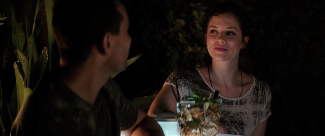 逃亡僵尸岛(2015)的剧照 逃亡僵尸岛(2015)的剧照