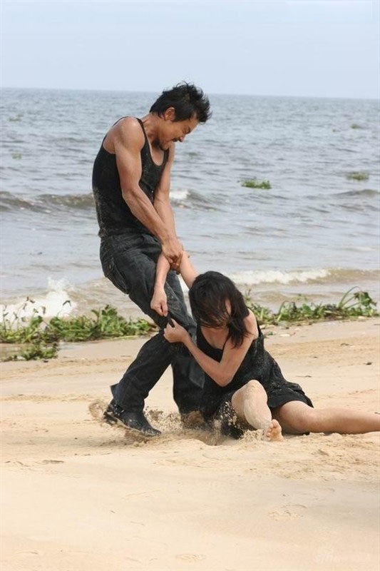 一半海水一半火焰
(2008)的剧照 一半海水一半火焰
(2008)的剧照