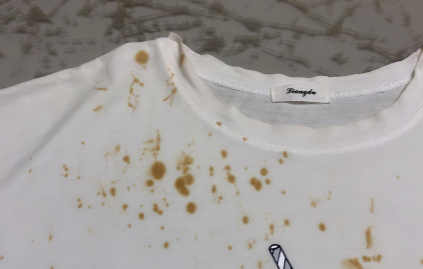 衣服油渍太久怎样清洗2