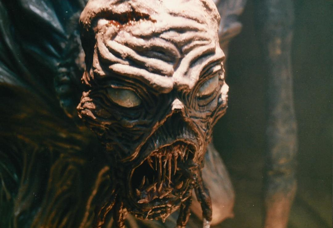 暗水深处(1993)的剧照 暗水深处(1993)的剧照