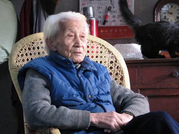 靖大爷和他的老主顾们
(2002)的剧照 靖大爷和他的老主顾们
(2002)的剧照