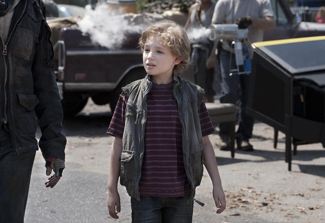 陨落星辰(2011)的剧照 陨落星辰(2011)的剧照