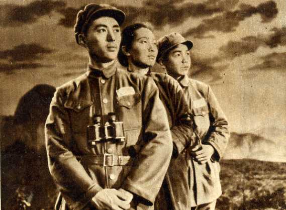 翠岗红旗
(1951)的剧照 翠岗红旗
(1951)的剧照