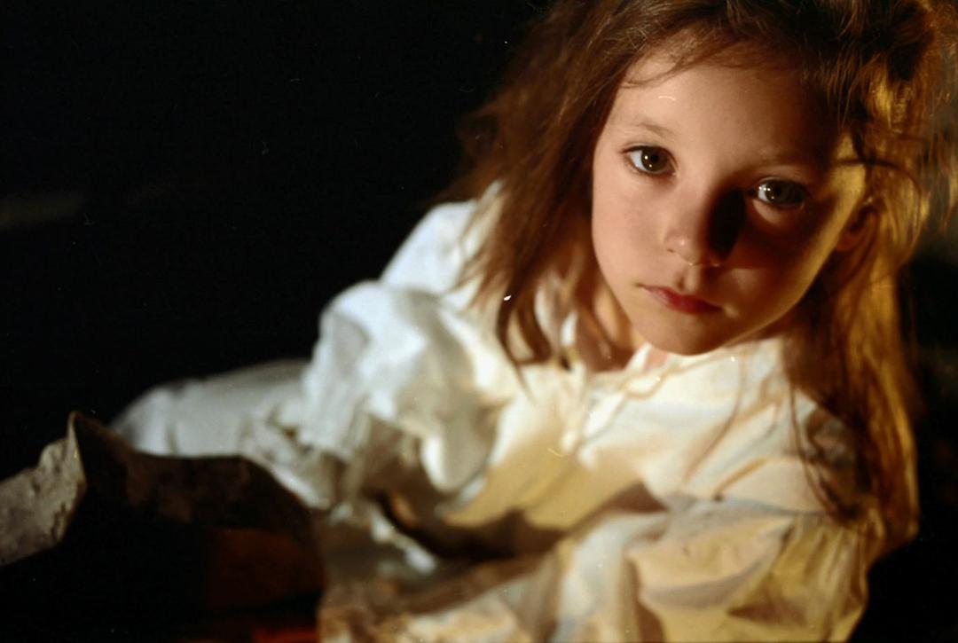 暗水深处(1993)的剧照 暗水深处(1993)的剧照