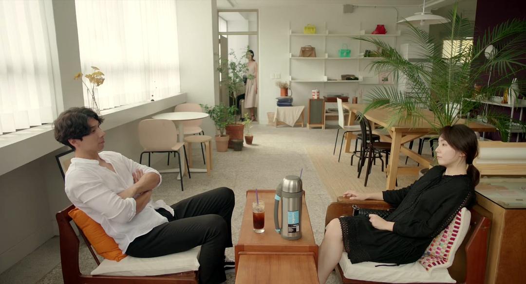 发狂的现代史(2019)的剧照 发狂的现代史(2019)的剧照