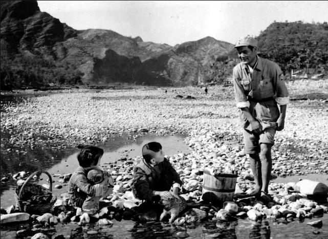 白求恩大夫
(1965)的剧照 白求恩大夫
(1965)的剧照