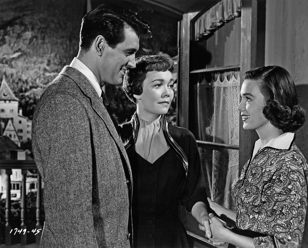 天老地荒不了情(1954)的剧照 天老地荒不了情(1954)的剧照