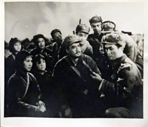 车轮滚滚
(1975)的剧照 车轮滚滚
(1975)的剧照