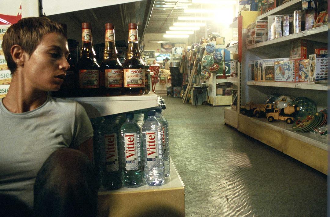 高压电(2003)的剧照 高压电(2003)的剧照