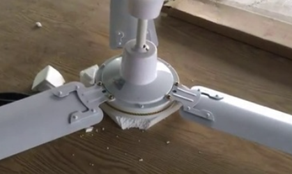 吊扇响声大怎么修理2