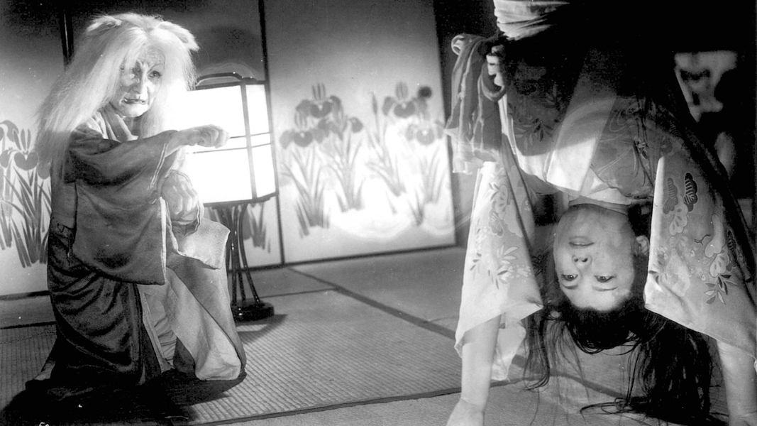 鬼猫凶宅(1958)的剧照 鬼猫凶宅(1958)的剧照