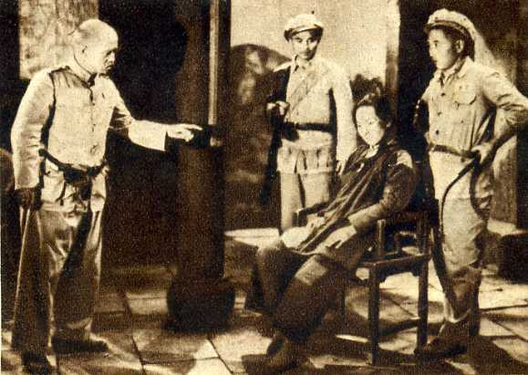 翠岗红旗
(1951)的剧照 翠岗红旗
(1951)的剧照