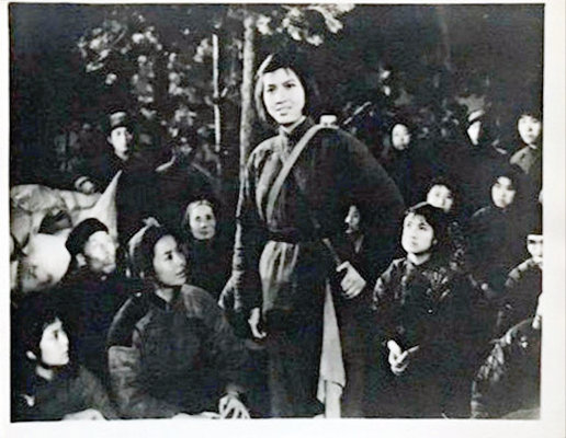 车轮滚滚
(1975)的剧照 车轮滚滚
(1975)的剧照