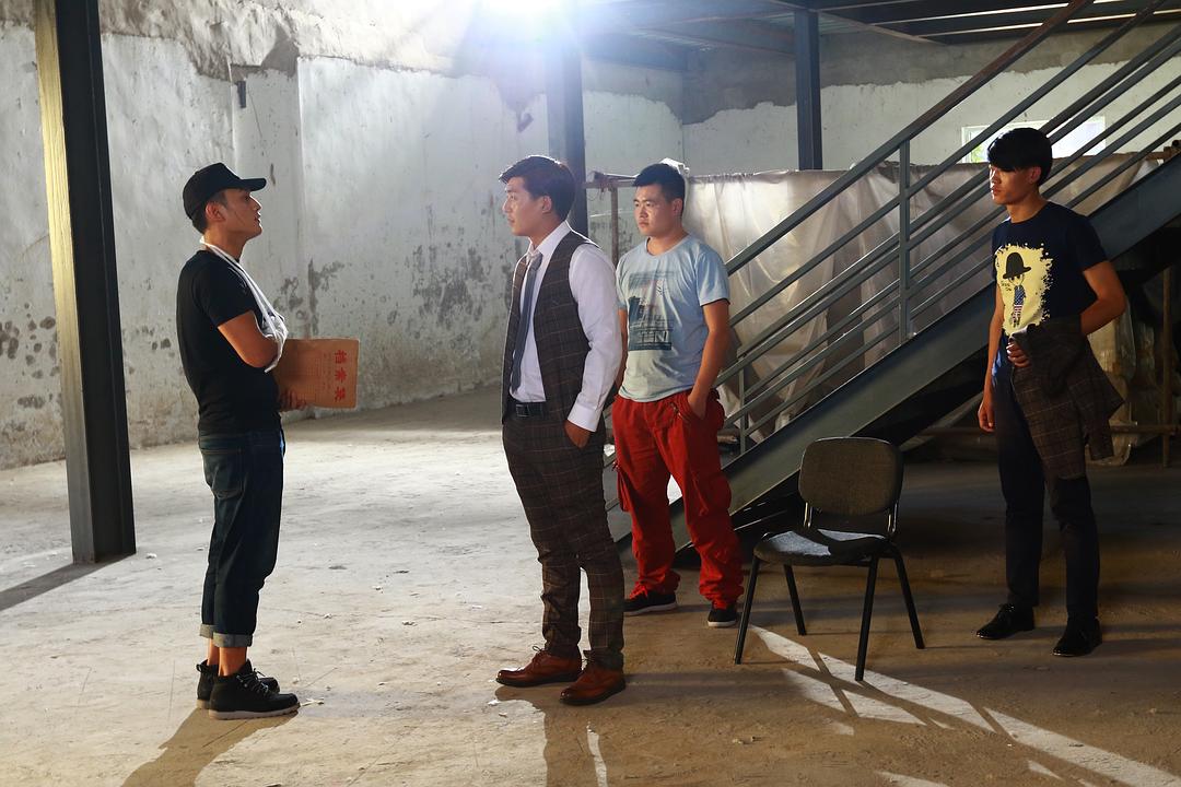 笨蛋爱上两个你
(2016)的剧照 笨蛋爱上两个你
(2016)的剧照